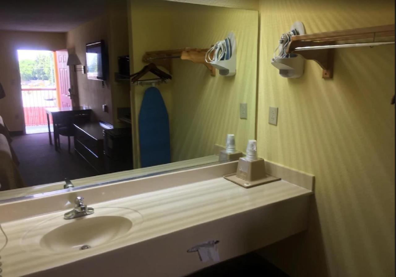 Budget Inn & Suites Hawkinsville Екстер'єр фото